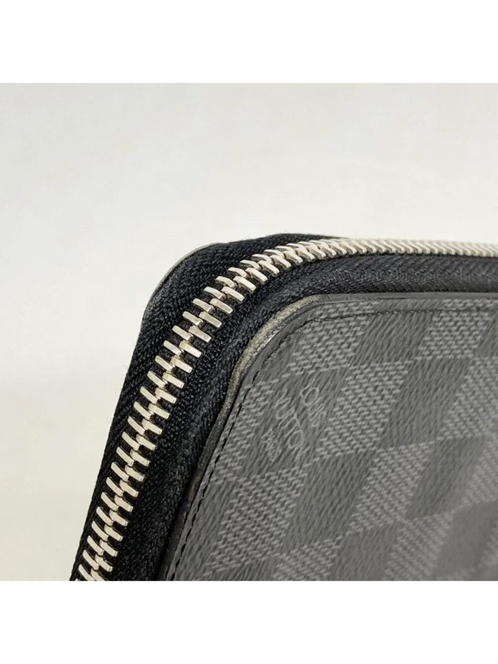 Louis Vuitton Wallet Damier Graphite Zippy Vertical Black Gray